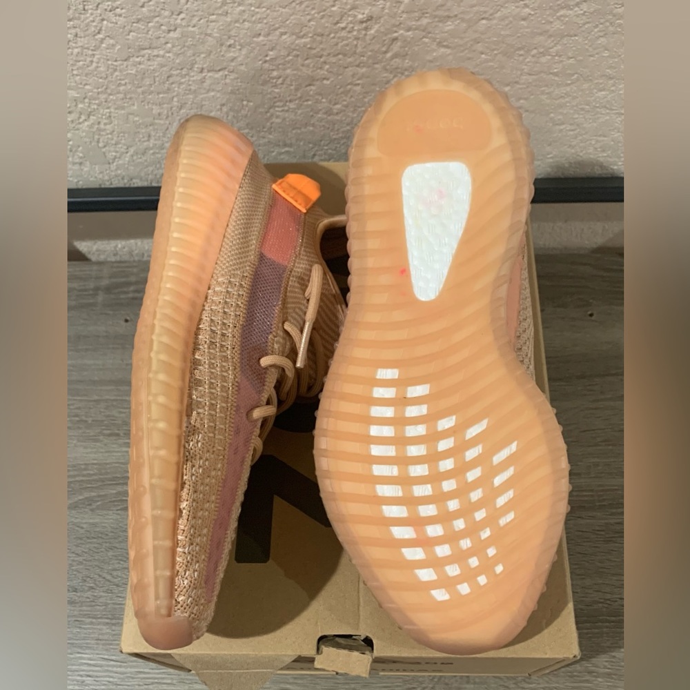 ❌❌SOLD❌❌Yeezy Boost 350’ Clay’